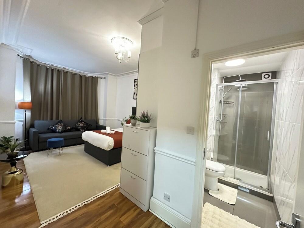 OXFORD St LUXURIOUS VILLA