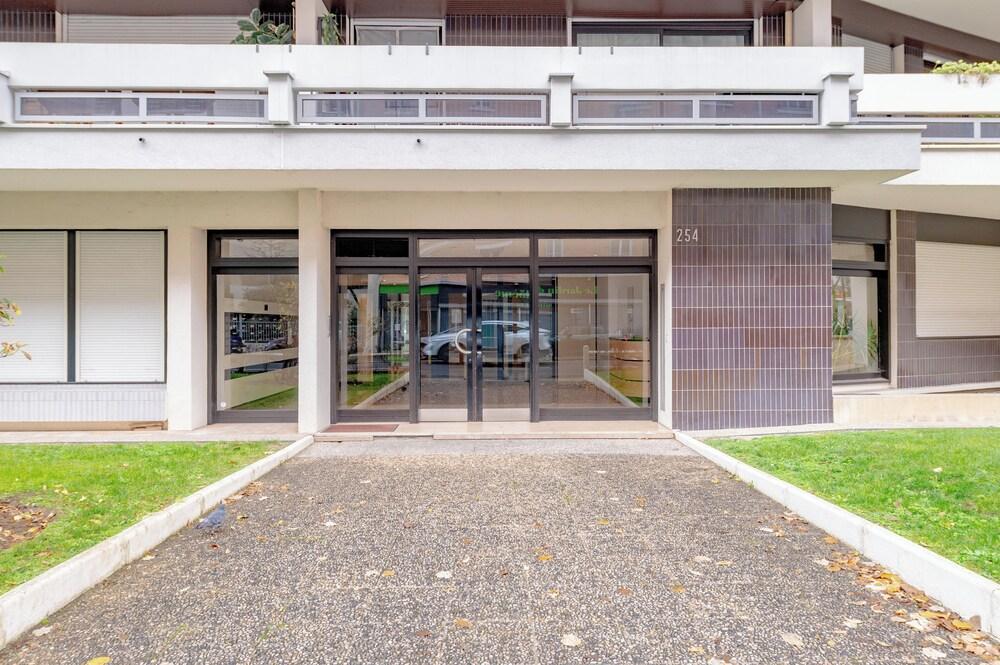 PARC DES EXPOSITIONS: Family apartment