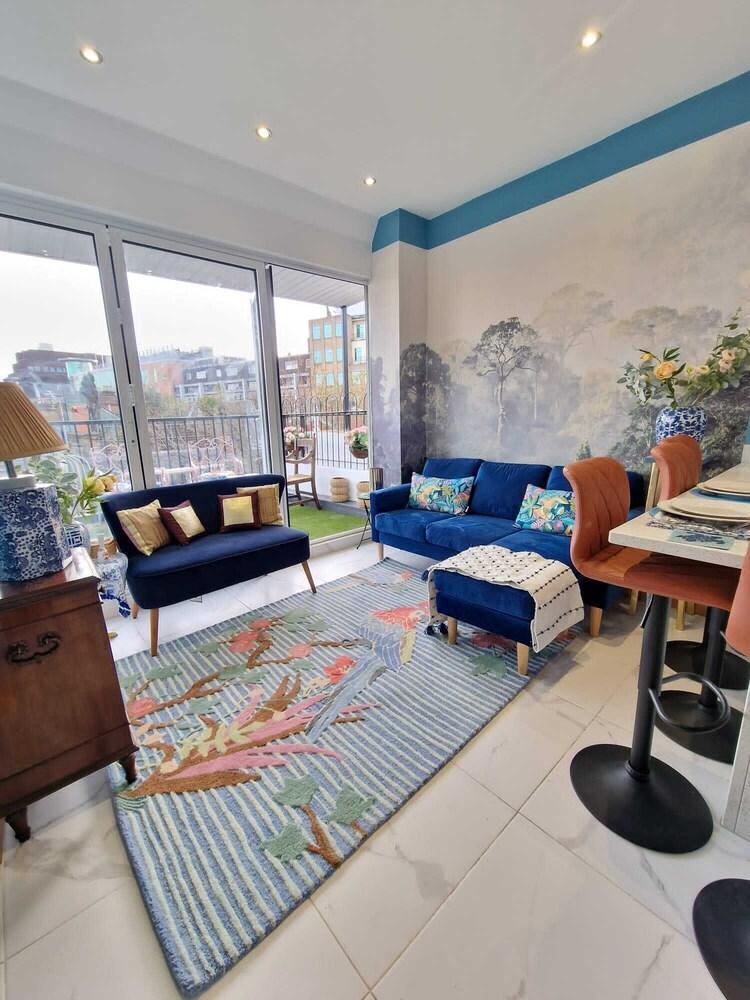 Penthouse London - Tap to explore photos