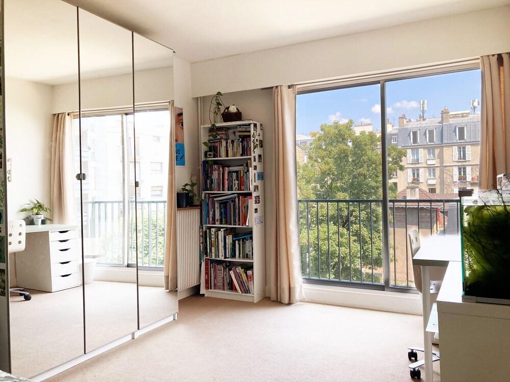 Paris center, garden view, quiet, family-friendly, comfortable, elevator, box - Tap to explore photos