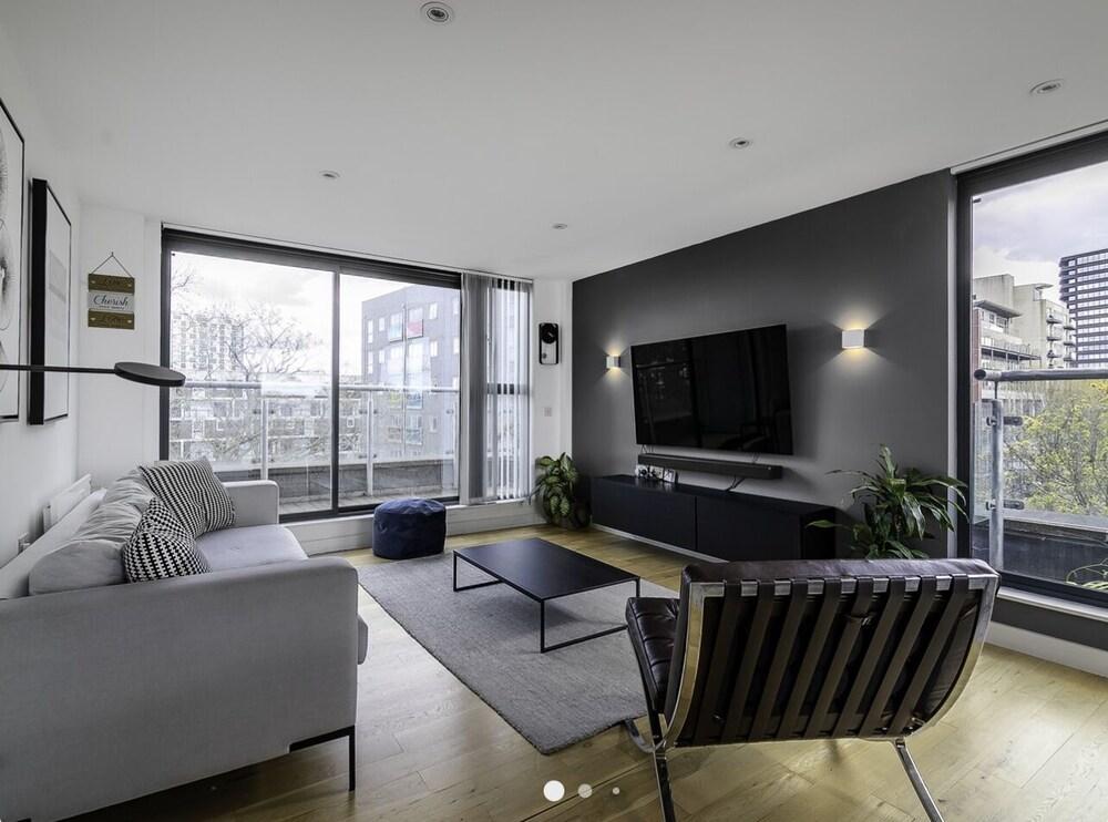 Penthouse Shoreditch Unique Apartment - Tap to explore photos