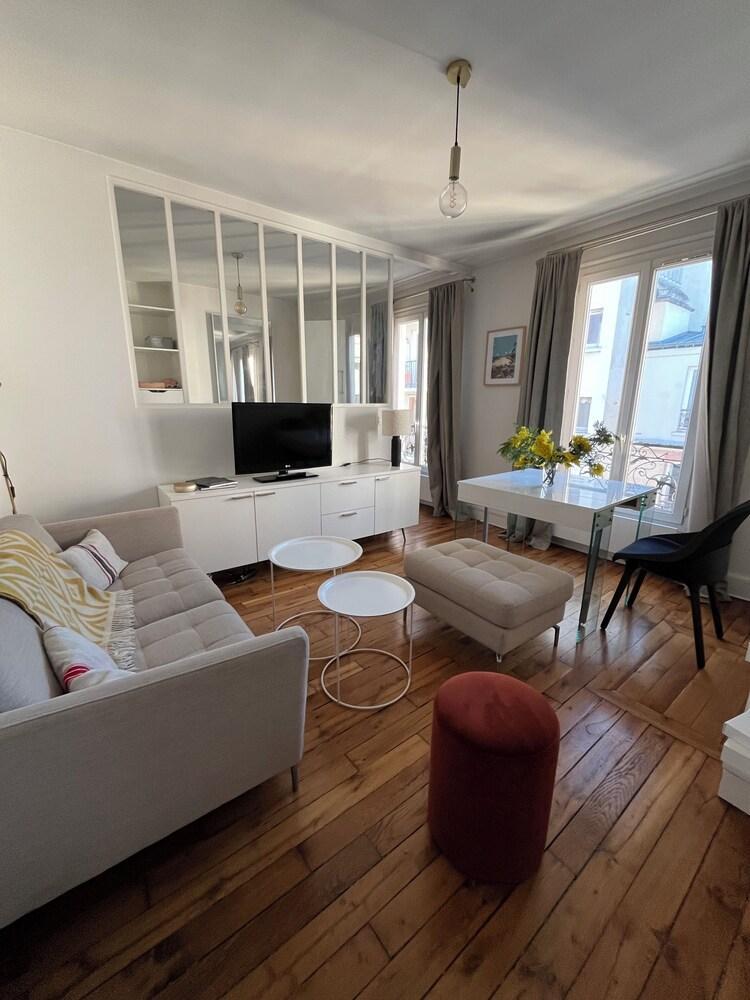 Quiet apartment close to the Eiffel Tower - Tap to explore photos