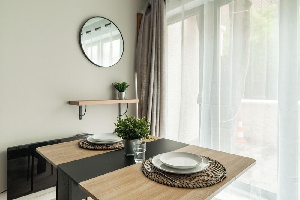 refurbished apartment with AC in marvelous Paris