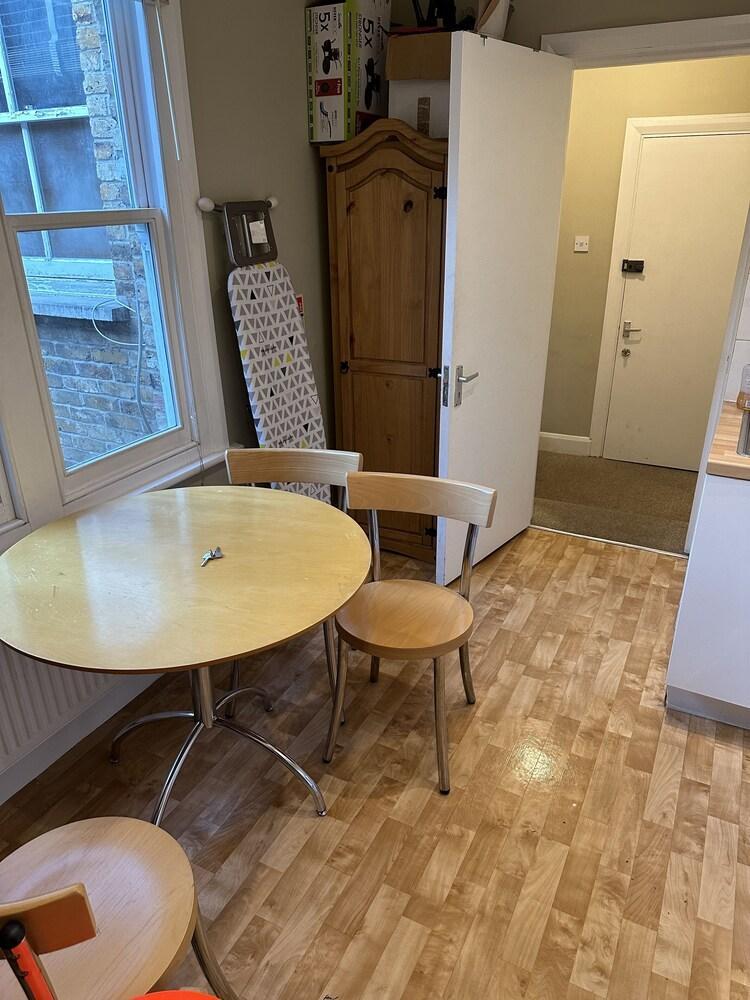 Quiet Paddington studio Apartment - Tap to explore photos