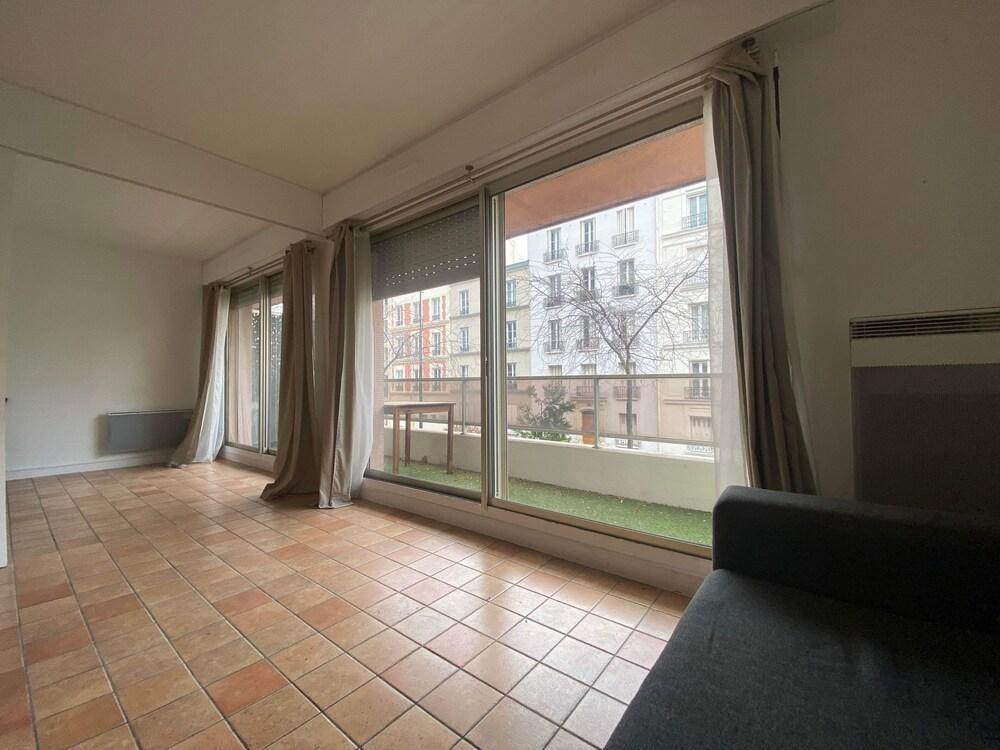 Rental near the Eiffel Tower - Tap to explore photos