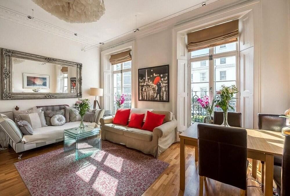 Spacious 2 bed in Pimlico