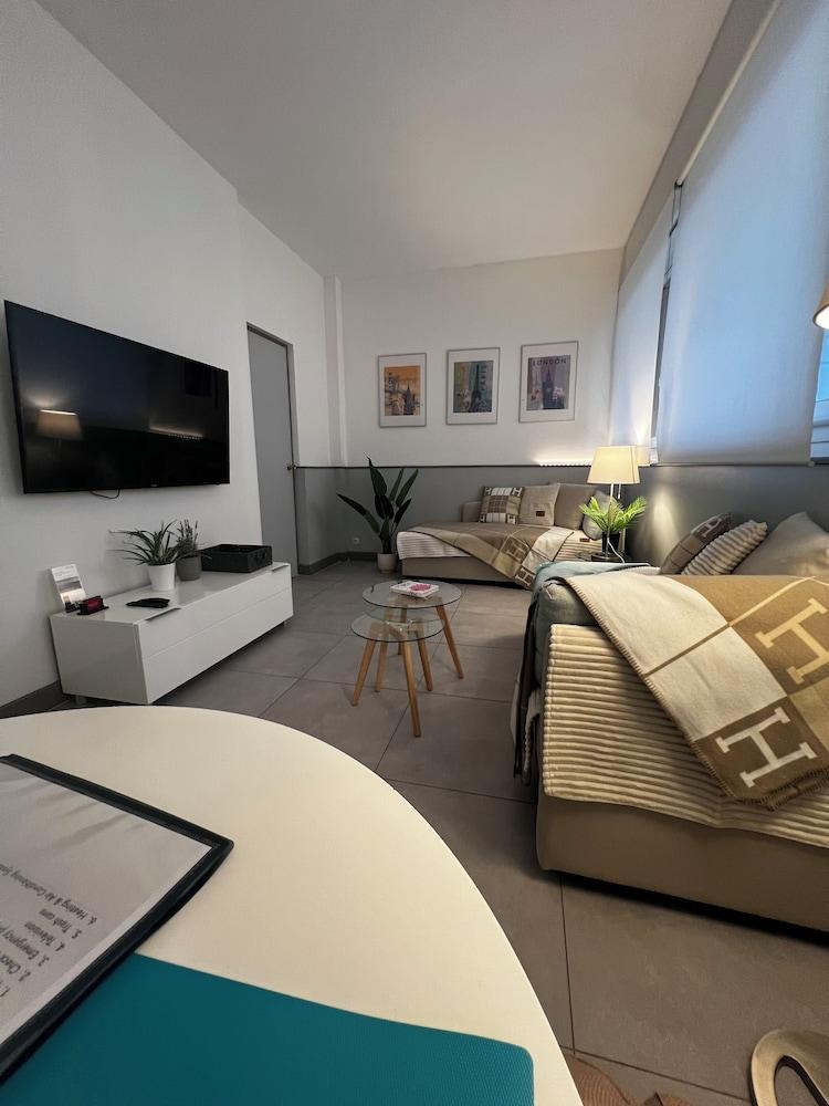 Spacious and bright one Bedroom Apartment
