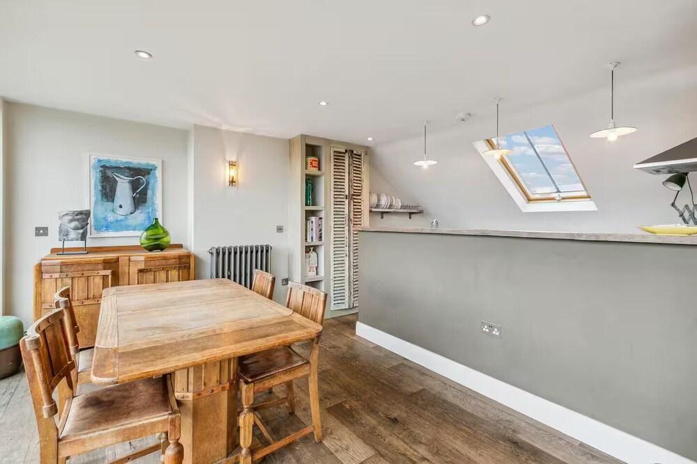 Spectacular top floor apartment