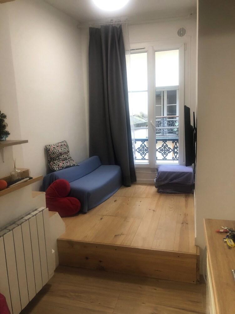 Studio 2 pers - Heart of Paris - Tap to explore photos