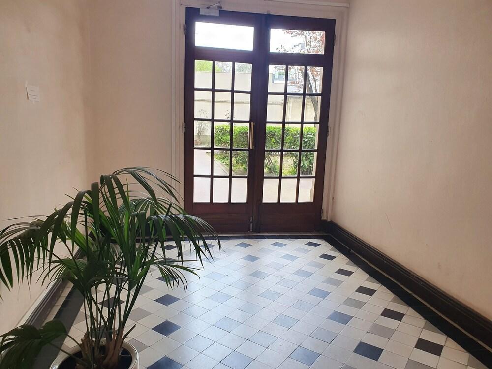 Studio Moderne et Cosy à 2 min de Porte D'orléans