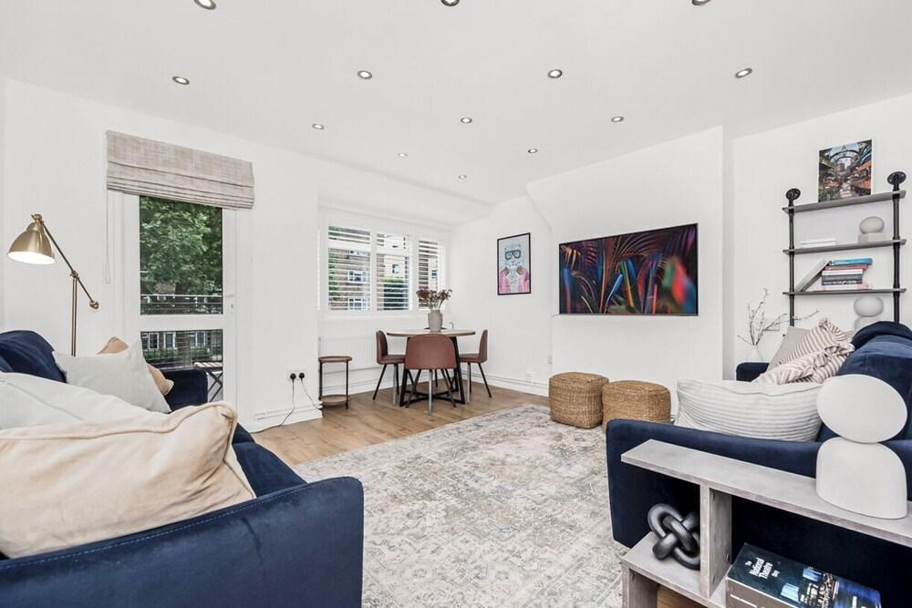 Spacious Flat in London Bridge - Tap to explore photos