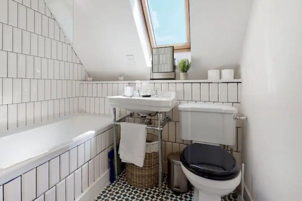 Stunning 1 bedroom flat in Peckham - Tap to explore photos
