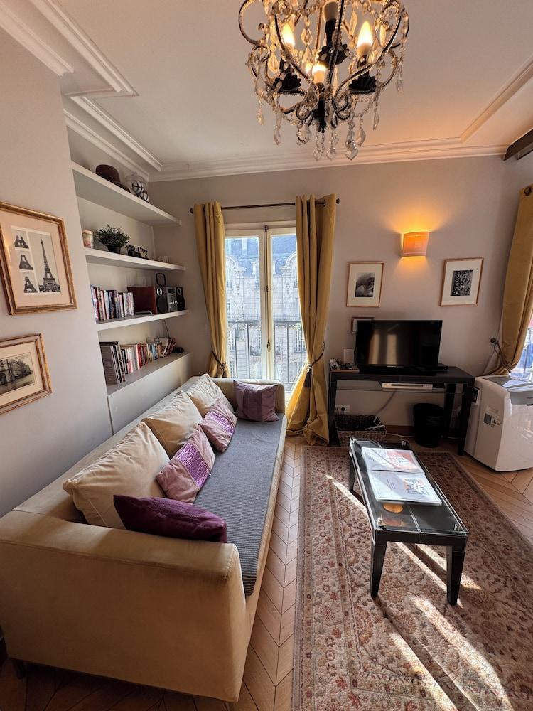 STUNNING DIRECT EIFFEL TOWER VIEW 6th Floor Apartment - Tap to explore photos