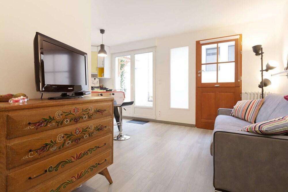 Studio in our house 2 steps from the Place Gambetta - Tap to explore photos