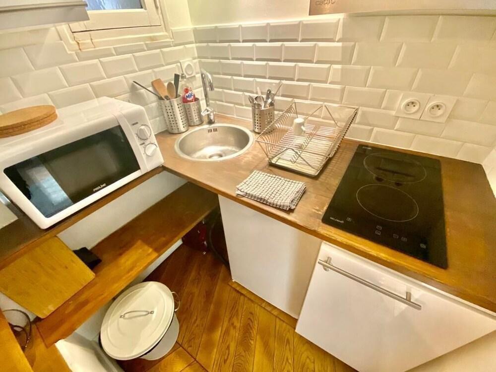 Studio Paris Montmartre, Bien Localisé! - Tap to explore photos