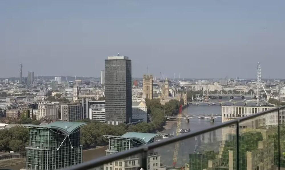 Stunning 5B Penthouse Views London - 1of2 -