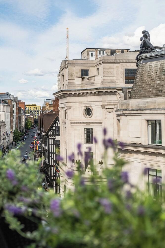 Stunning Mayfair Duplex Penthouse with AC, private elevator and Balconies
