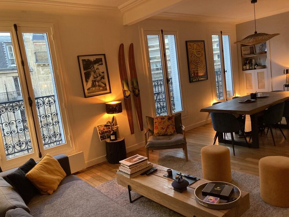 Superb Parisian apartment with balcony - Tap to explore photos