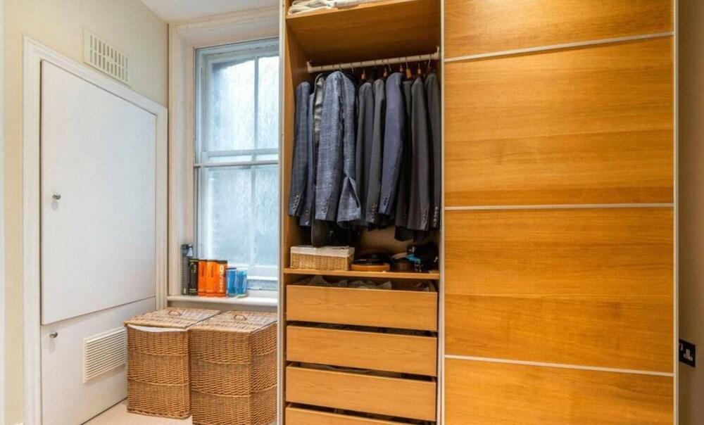 Stylish Hampstead Flat with Character and Charm - Tap to explore photos