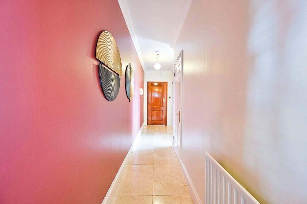 Stylish Mapesbury Escape