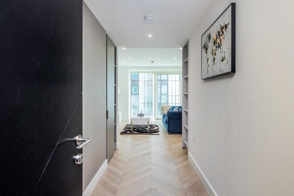 Stylish oceanview apartment for 5