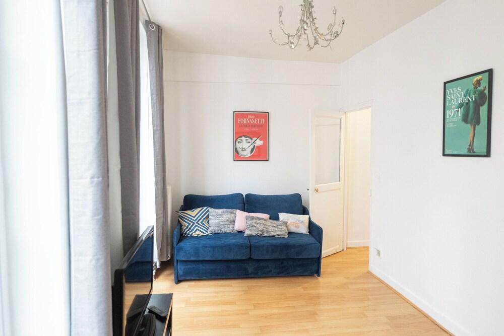 Superb Notre-Dame apartment - Tap to explore photos