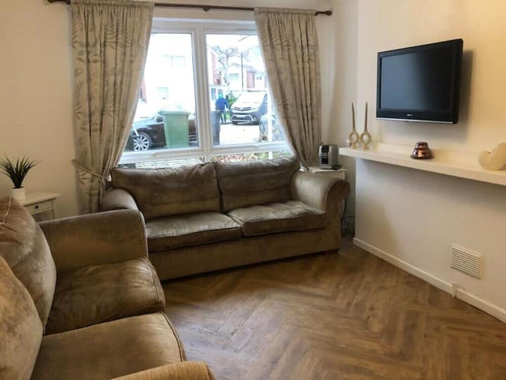 Two bed maisonette Blackheath - Tap to explore photos
