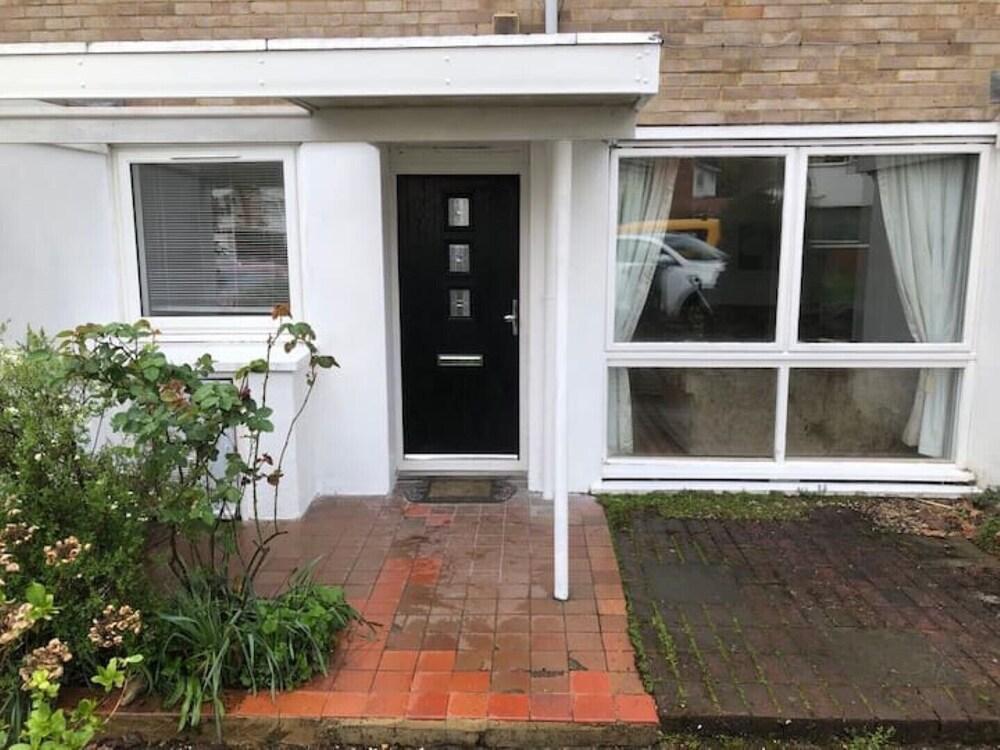 Two bed maisonette Blackheath - Tap to explore photos