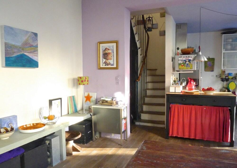 Une Maison à Paris Avec son Jardin!