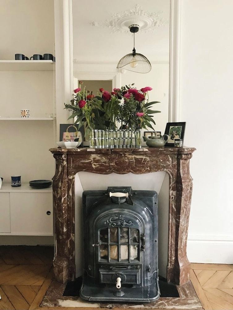 Typical Parisian apartment in Bourse - Tap to explore photos