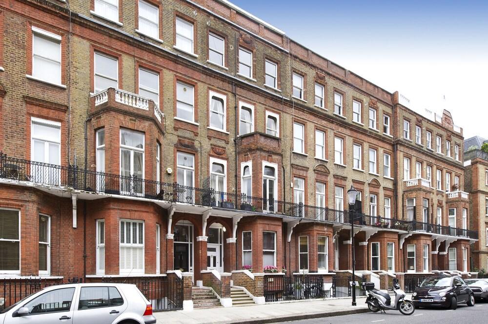 Top Floor, Rosary Gardens Two Beds