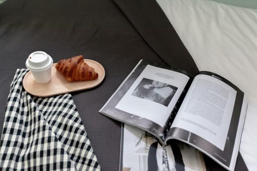 Well-designed Studio 10-mins walk from Notting Hill - Tap to explore photos