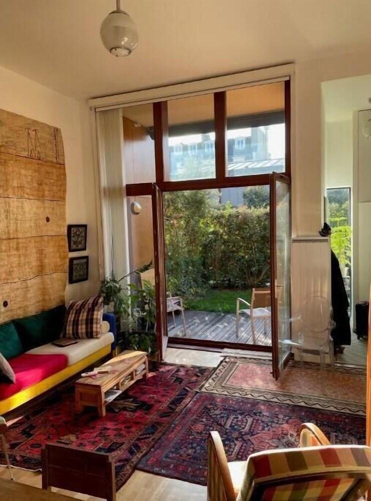 Un Petit Jardin et un Loft en Plein Paris - Tap to explore photos