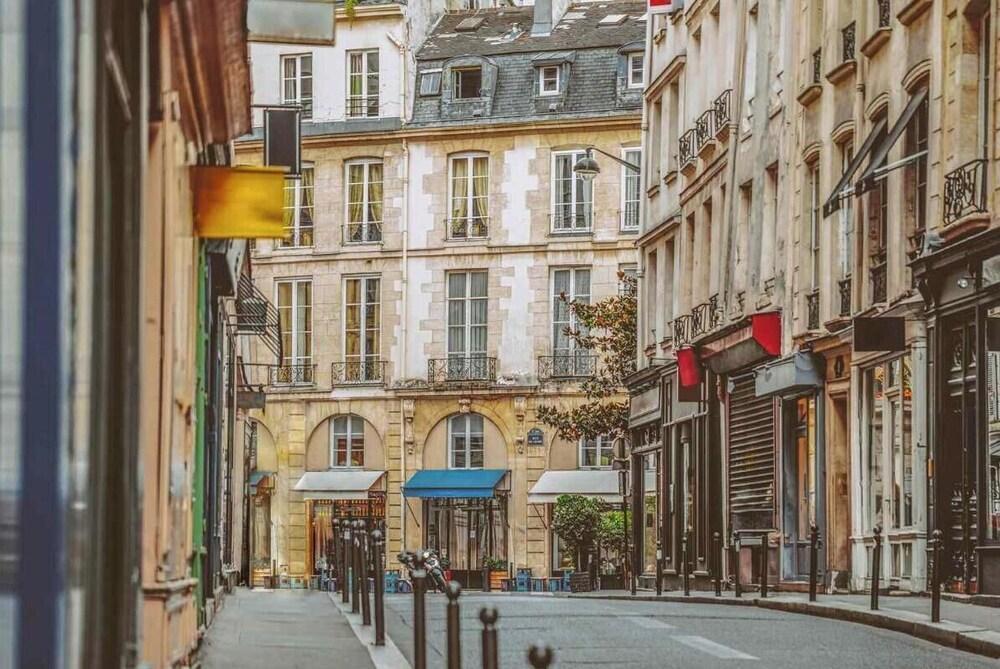 YOUR PARISIAN HOME LOCATED AT BLVD SAINT GERMAIN - 2 BEDROOM