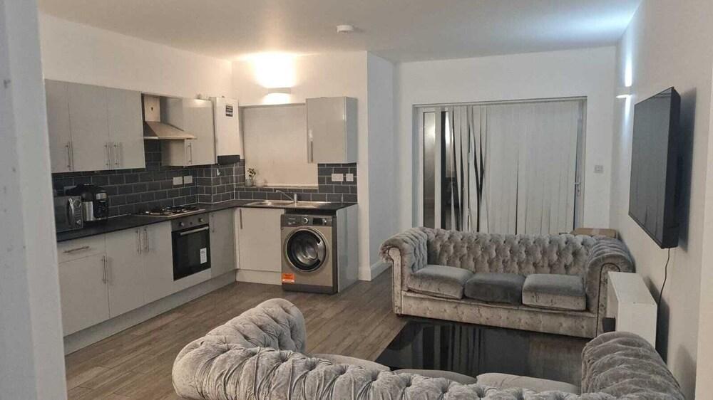 Zone 3 flat with parking&nbsp;and&nbsp;garden