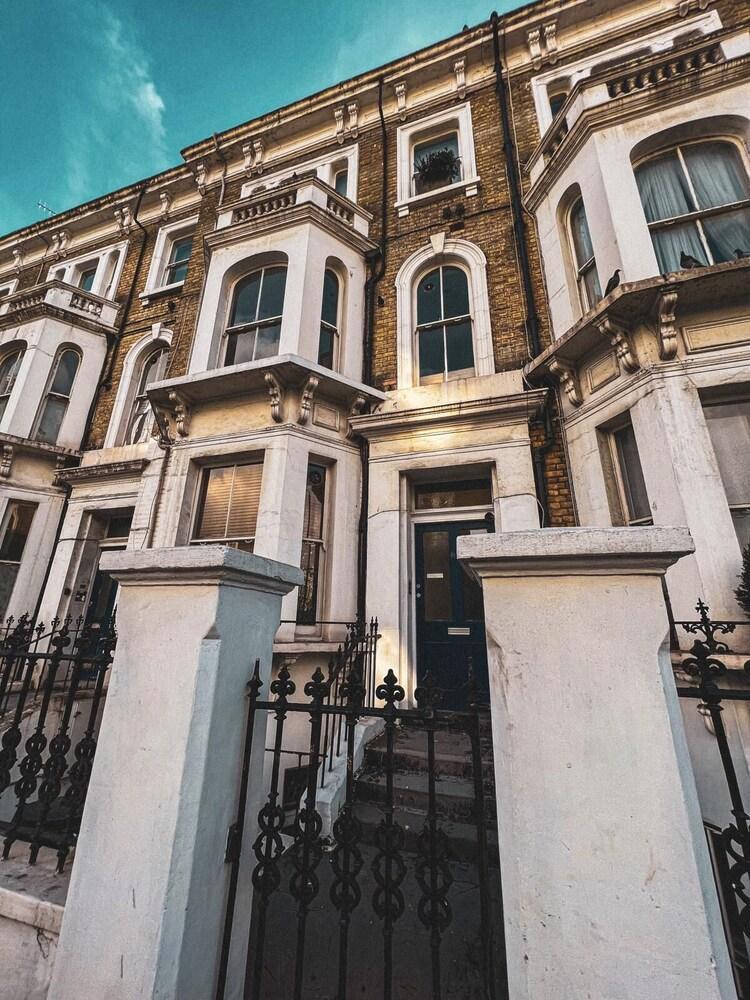Victorian flat, central and close to Knightsbridge