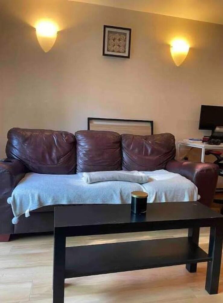 A private flat 15 minute from Central London - Tap to explore photos