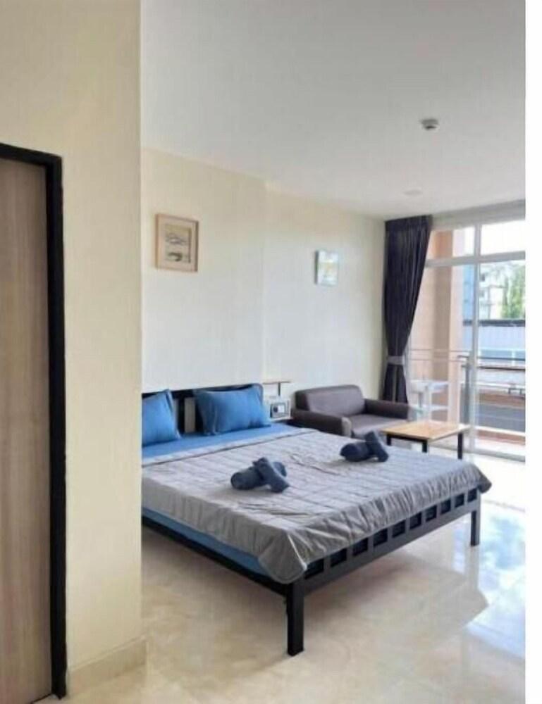 Sorot Beach One-Bedroom Apartment #8