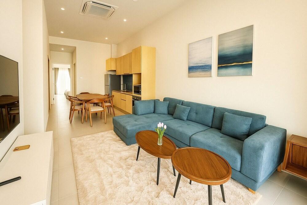 Luxury 3BR Pool Villa w/ Outdoor Bath & Parking - Tap to explore photos