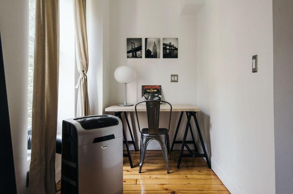 Sumptuous Brownstone Apt in the Heart Fort Greene - Tap to explore photos