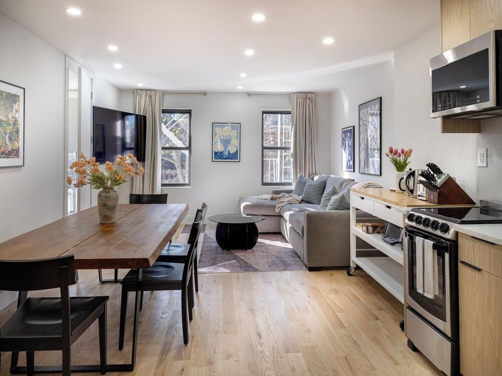Three Bedroom Suite in Condo-Hotel (The Serene Hotel Group) - Tap to explore photos