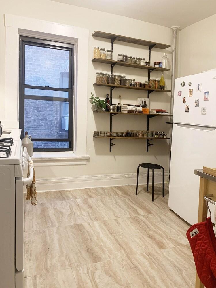 Quiet and Clean Apartment in Crown Heights
