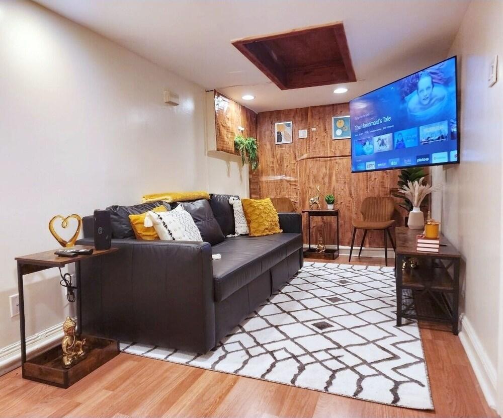 Modern 2BR - Ideal for Med Rotations & Biz Trips - Tap to explore photos