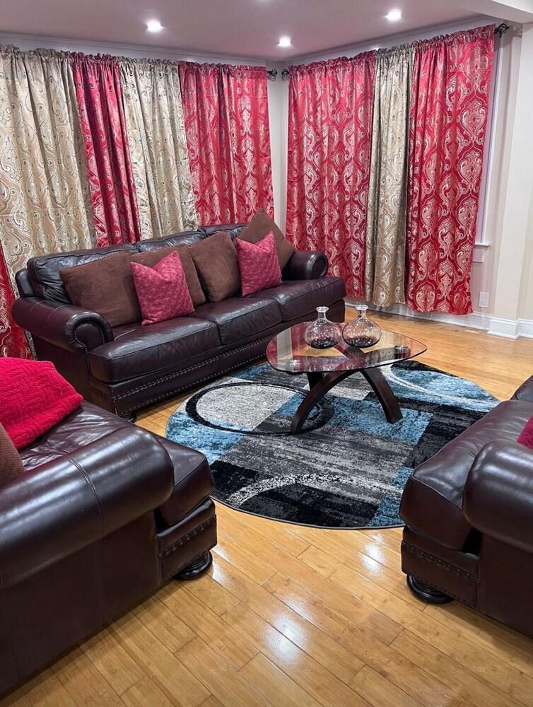 Welcoming 2 Luxurious bedrooms entire home exclude basement - Tap to explore photos