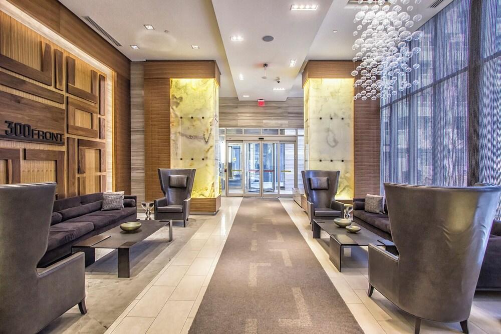 Premium 1BR+Den | Downtown Core|Parking included|28 days minimum