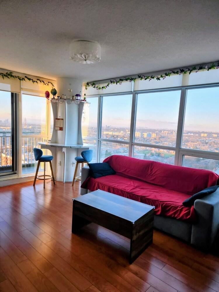 Spectacular View Cozy 2-Bed Condo - Tap to explore photos
