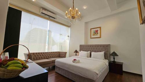 Lotus Colombo Guesthouse - Tap to explore photos