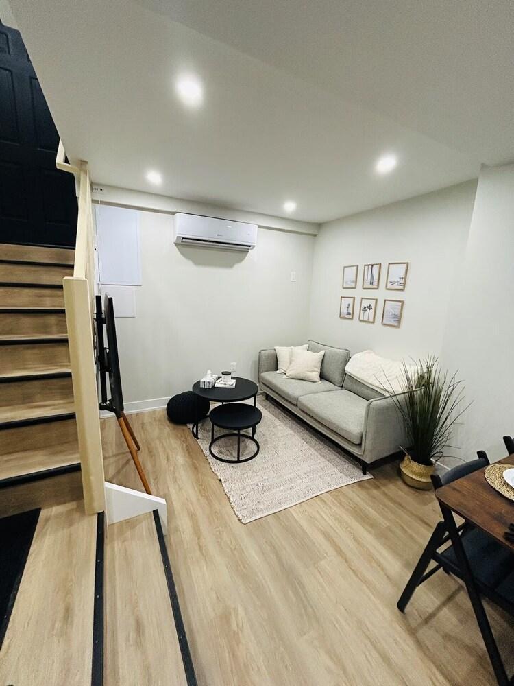 Modern 2 bed apartment - Beaches, Toronto - Tap to explore photos