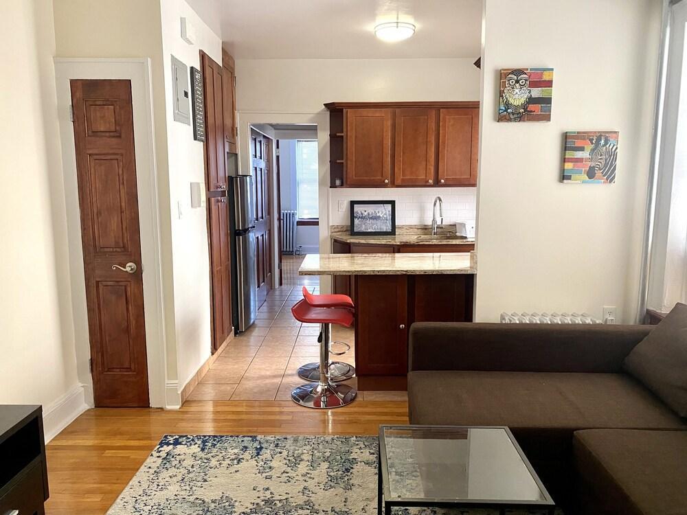 Cozy Brick Apartment Near Everything!