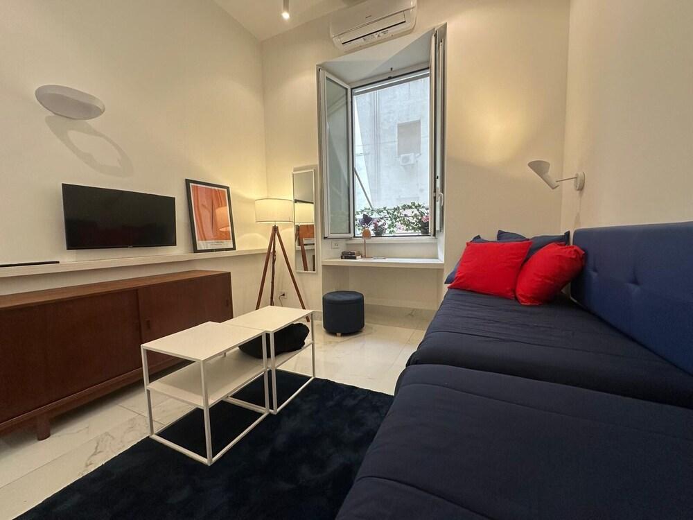 NEW! Nice apartment 2 steps from villa Borghese and Spanish Steps - Tap to explore photos